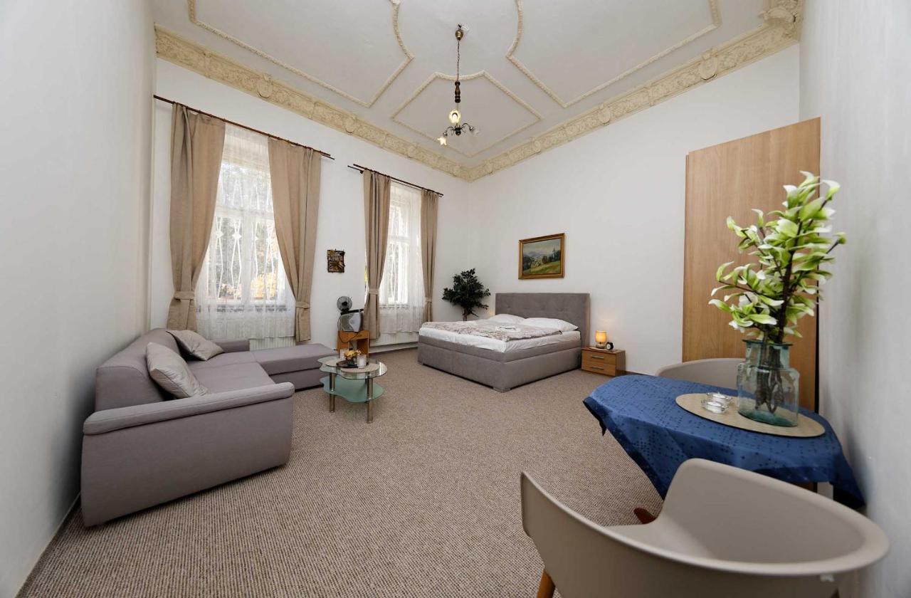 Apartments U Cisare Прага Экстерьер фото