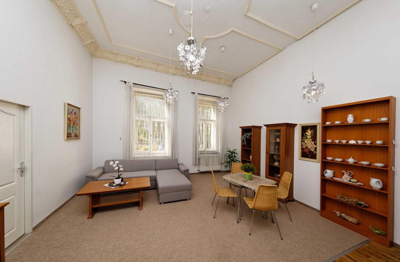 Apartments U Cisare Прага Экстерьер фото